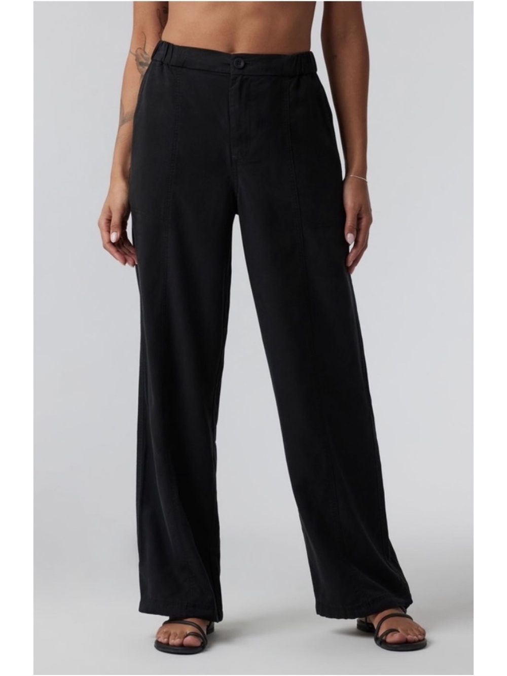 Vuori Coastline Pant Size M Black Relaxed Straight Leg or Jogger Pockets Zip